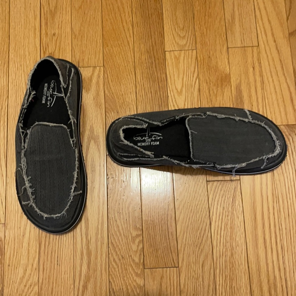 Blue Fin memory foam men’s  slip on beach shoes size 9